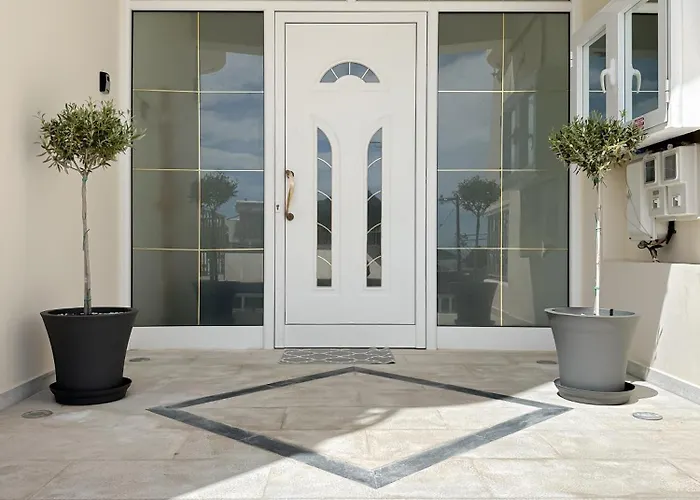 Sun N' Salt I Tolón